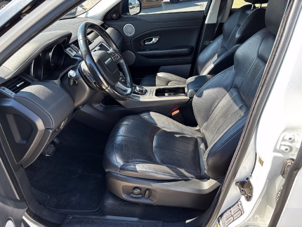 Used 2019 Land Rover Range Rover Evoque SE AWD/4WD image 22