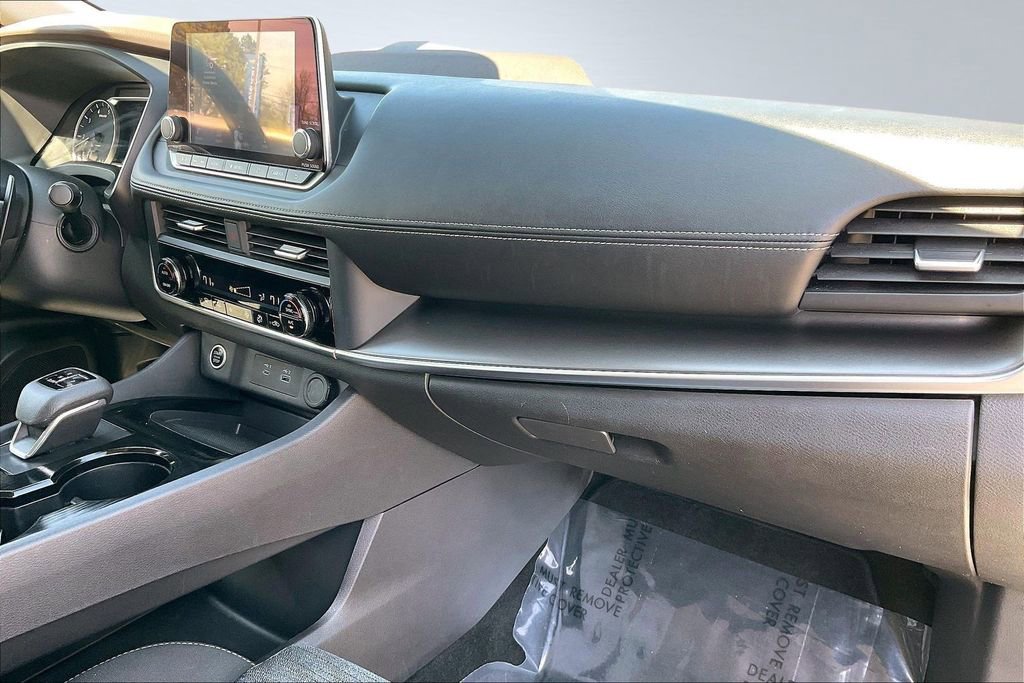 Used 2023 Nissan Rogue SV FWD image 17