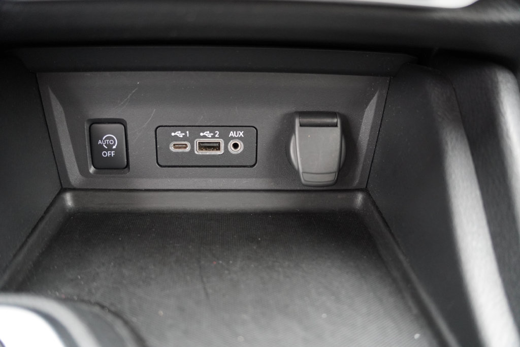Used 2025 Nissan Sentra SV FWD image 24