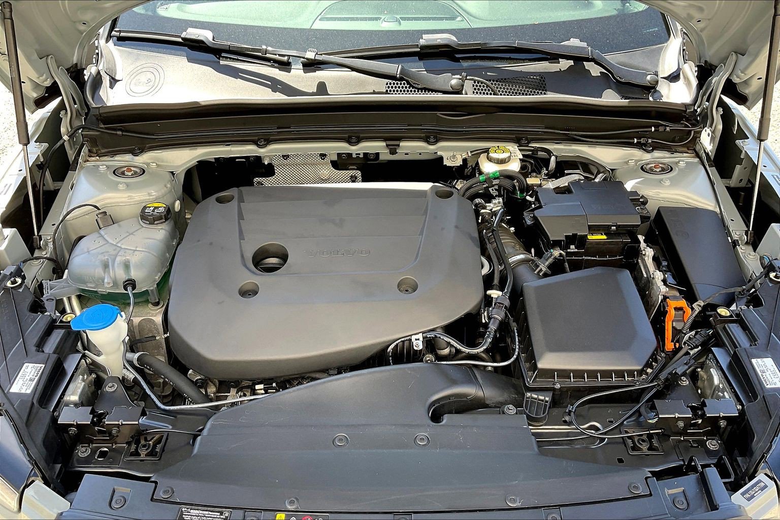 Used 2025 Volvo XC40 B5 Core AWD/4WD image 9