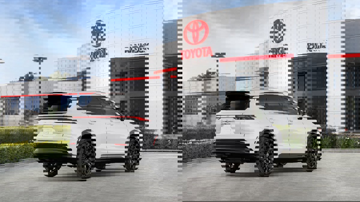 New 2026 Toyota Crown Signia Limited w/ Advanced Technology Package image 12