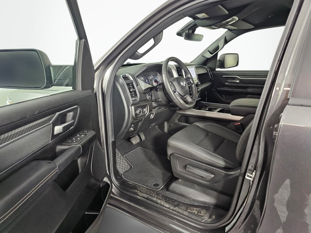 New 2026 RAM 1500 Big Horn w/ Sport Appearance Package AWD/4WD image 24