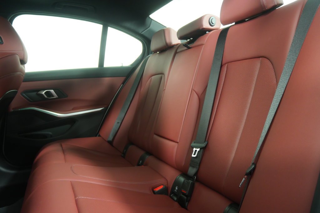 Certified 2025 BMW 330i Sedan RWD image 15