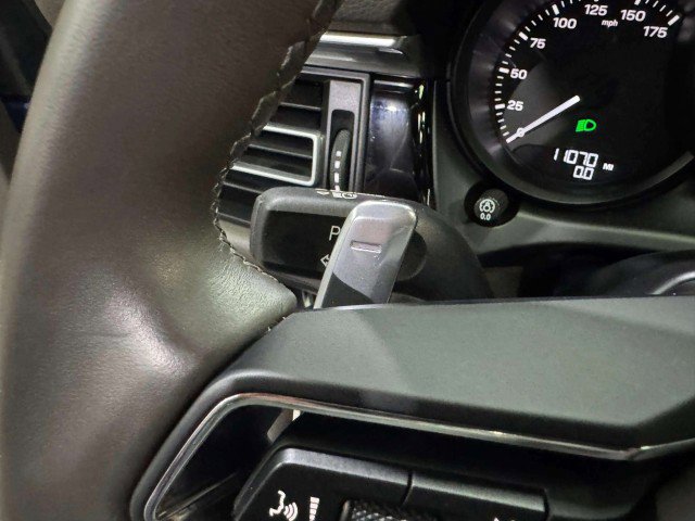 Used 2024 Porsche Macan image 40