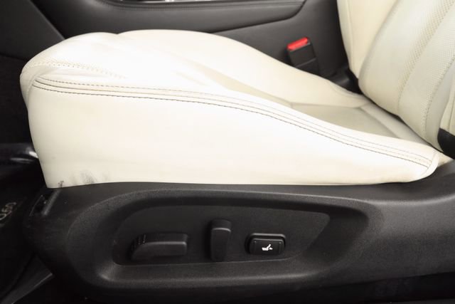 Used 2017 INFINITI Q60 Red Sport 400 image 19