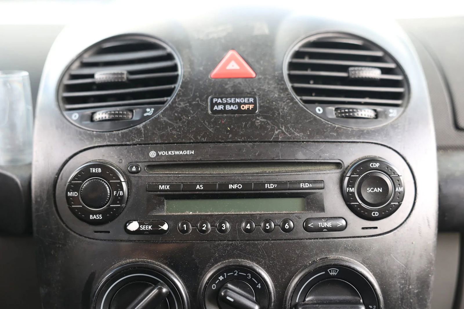 Used 2005 Volkswagen Beetle GL image 26