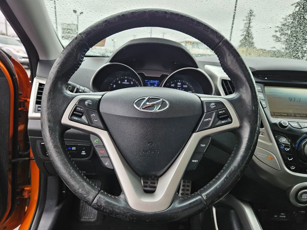 Used 2012 Hyundai Veloster w/ Style Pkg image 26