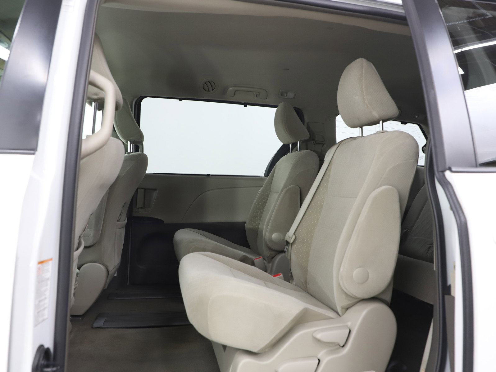 Used 2017 Toyota Sienna LE image 20