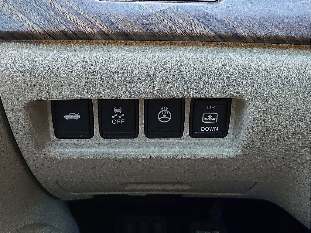 Used 2016 Nissan Maxima Platinum w/ Interior Lighting Package image 24