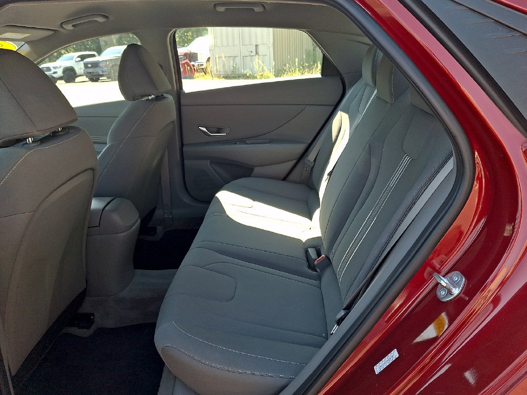 Used 2023 Hyundai Elantra SEL w/ Convenience Package FWD image 13