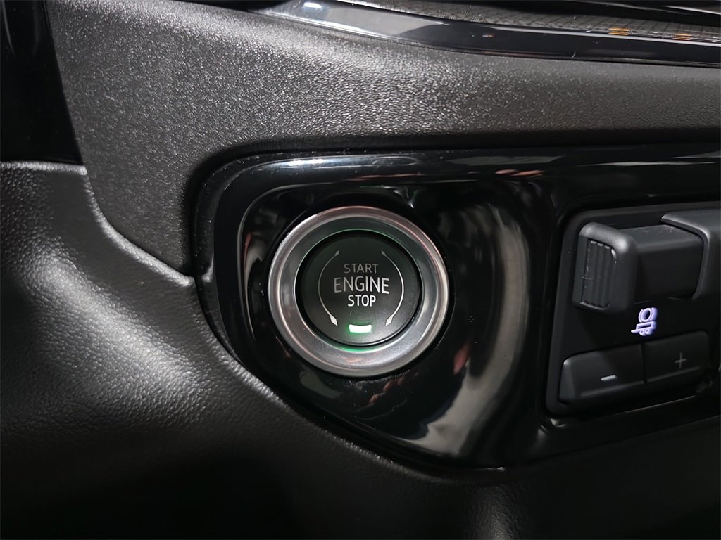 Certified 2022 Chevrolet Silverado 1500 ZR2 w/ Technology Package image 18