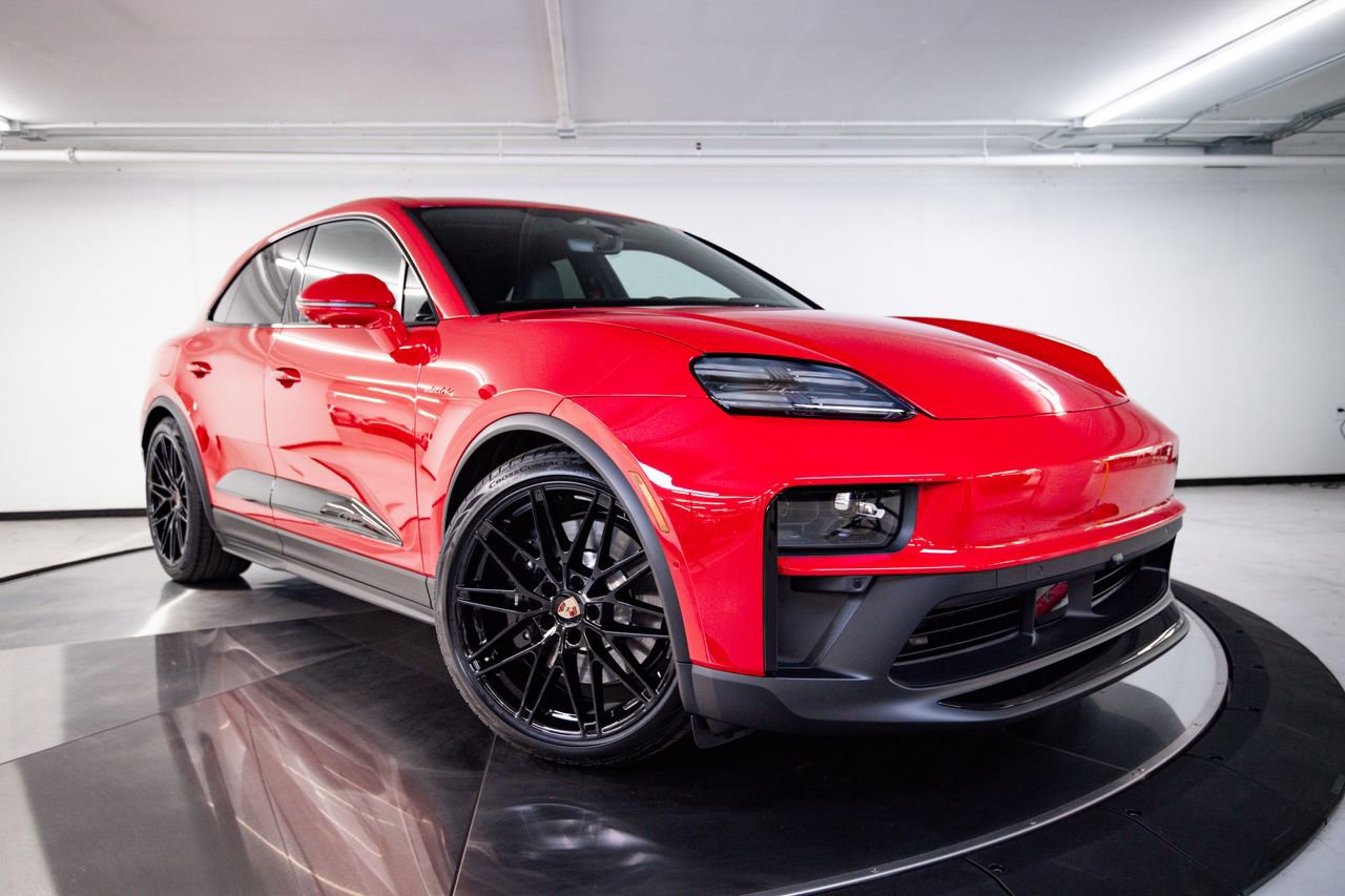 New 2026 Porsche Macan GTS Electric image 9