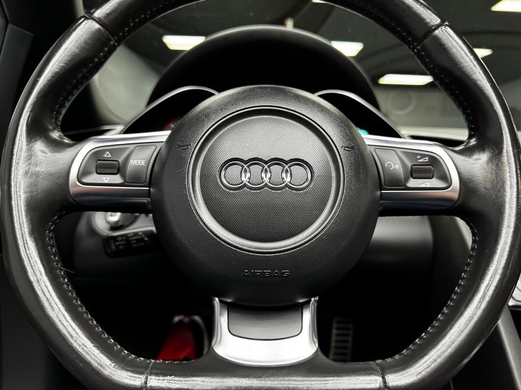 Used 2011 Audi R8 V10 image 22