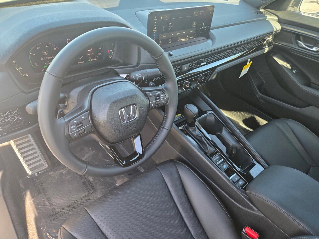 Used 2025 Honda Accord Sport image 12