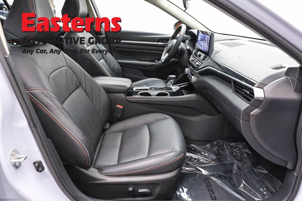 Used 2025 Nissan Altima 2.5 SR w/ SR Premium Package FWD image 24