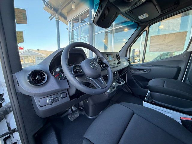 Used 2024 Mercedes-Benz Sprinter 4500 image 12