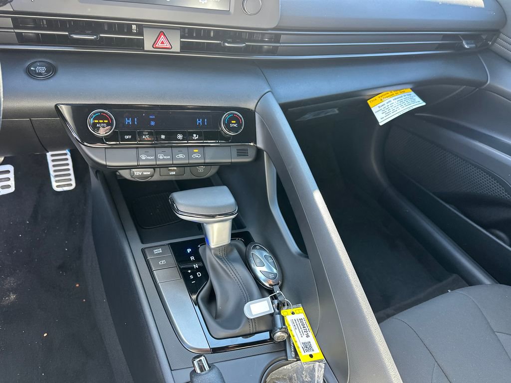 New 2025 Hyundai Elantra Sport image 32