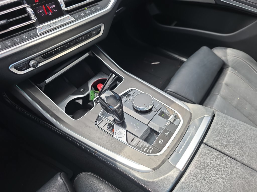 Used 2020 BMW X7 xDrive40i w/ Premium Package AWD/4WD image 27