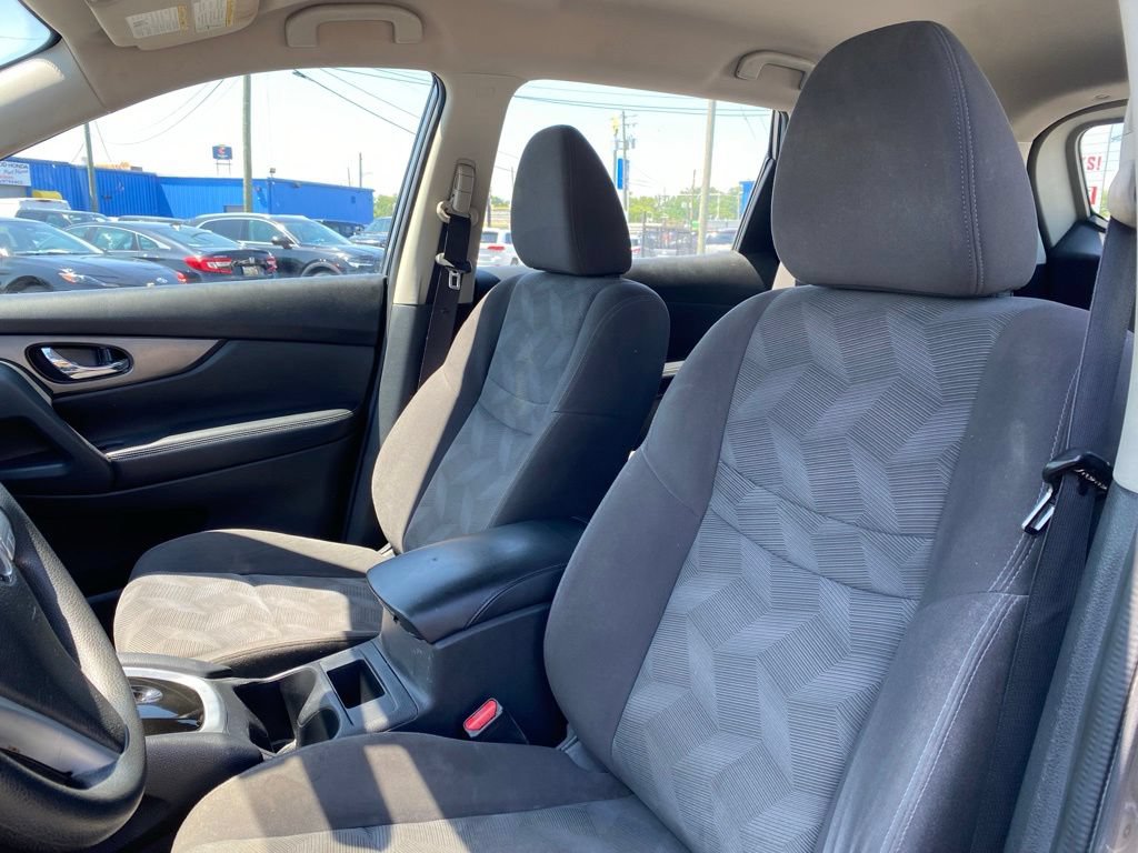 Used 2016 Nissan Rogue S AWD/4WD image 10