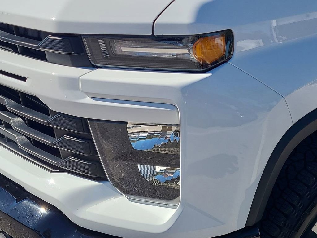 Used 2024 Chevrolet Silverado 2500 Custom w/ Custom Value Package image 16