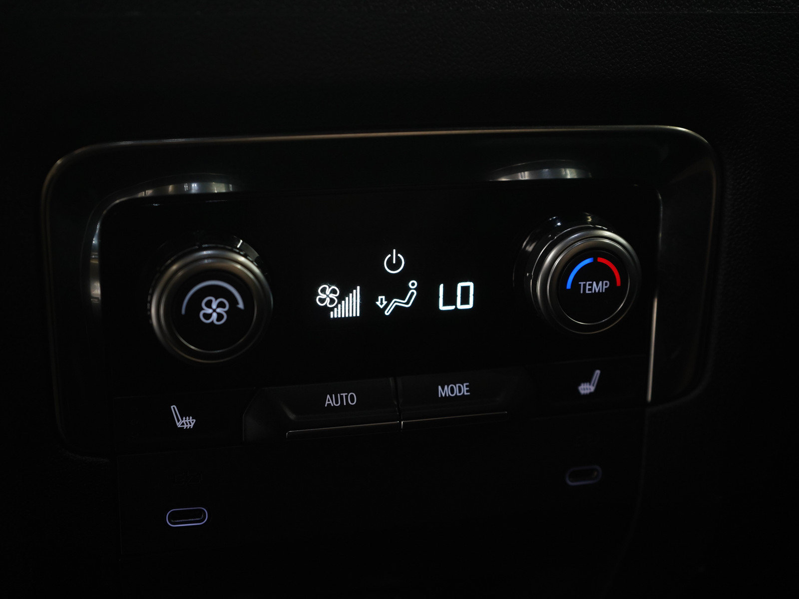 Used 2025 GMC Yukon XL Denali AWD/4WD image 20