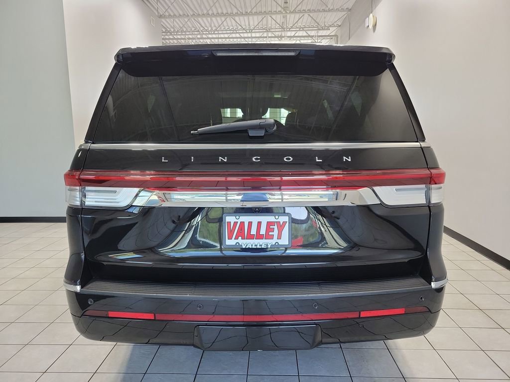 Used 2024 Lincoln Navigator L Reserve AWD/4WD image 10