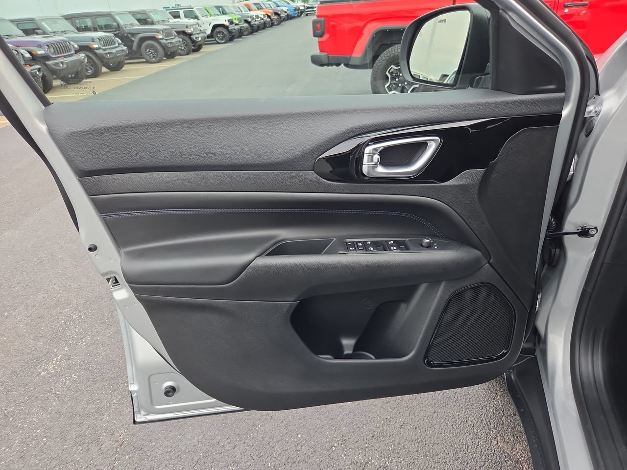 New 2026 Jeep Compass Latitude AWD/4WD image 19