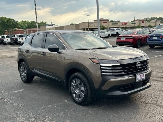 Used 2025 Nissan Kicks S AWD/4WD image 3