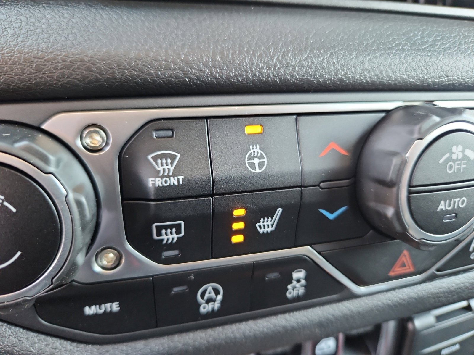 New 2025 Jeep Gladiator Willys AWD/4WD image 34