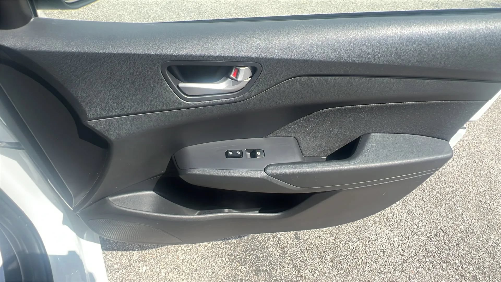 Used 2018 Hyundai Accent SE FWD image 24