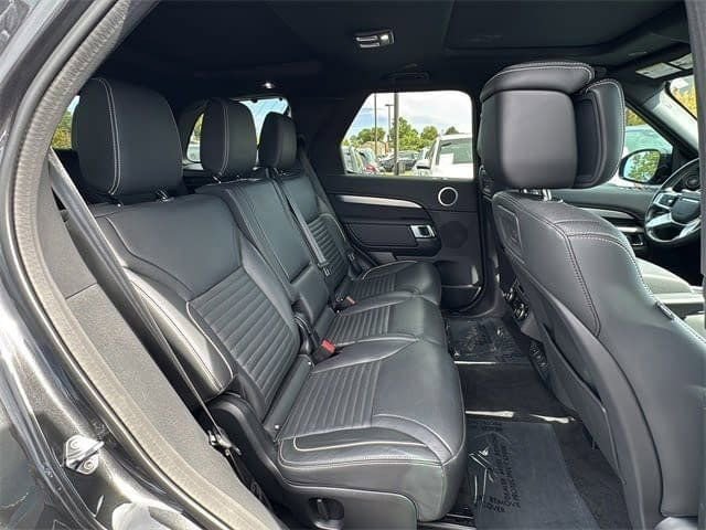 Used 2023 Land Rover Discovery HSE R-Dynamic AWD/4WD image 27