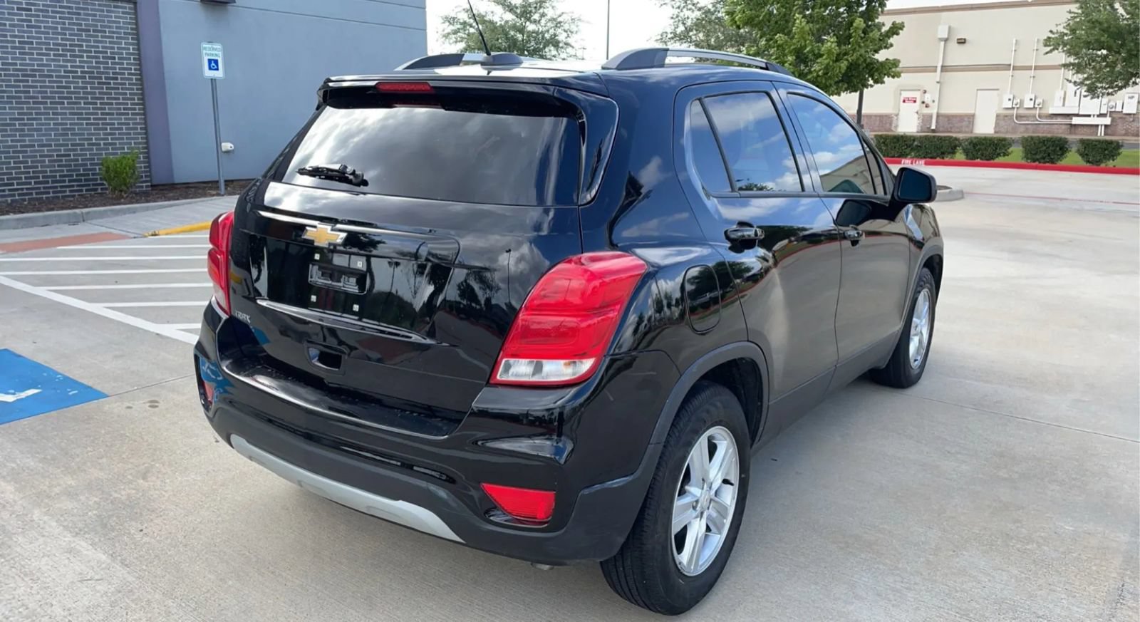 Used 2021 Chevrolet Trax LT w/ LT Convenience Package FWD image 7
