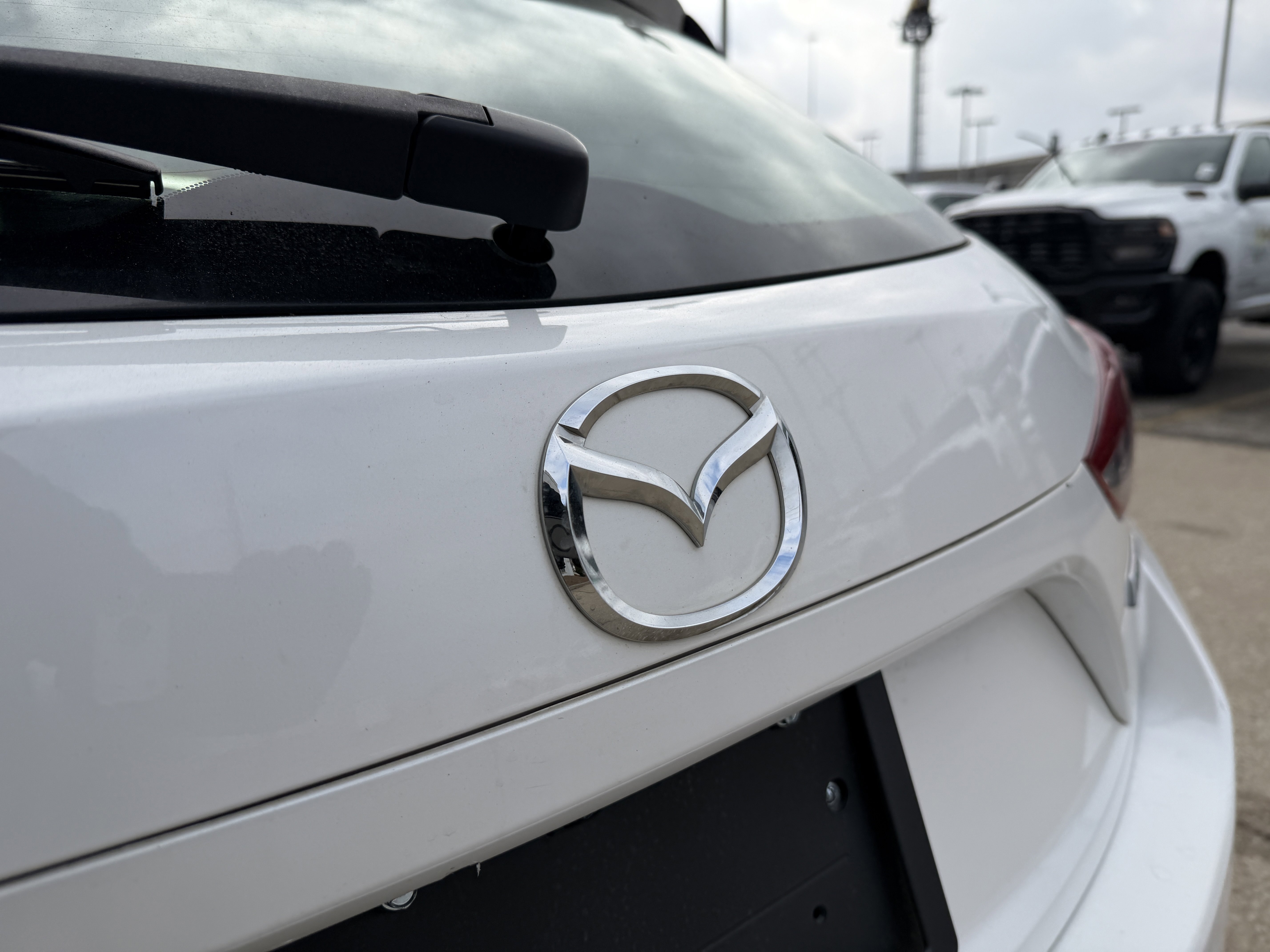 Used 2018 MAZDA MAZDA3 Grand Touring w/ Premium Equipment Package image 8