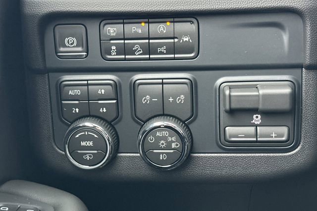 New 2026 Chevrolet Suburban RST w/ RST Capability Package image 36