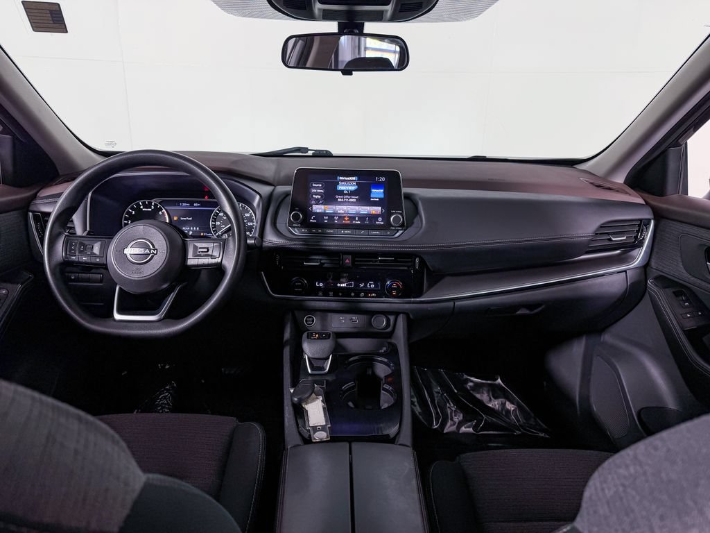 Certified 2022 Nissan Rogue SV FWD image 14