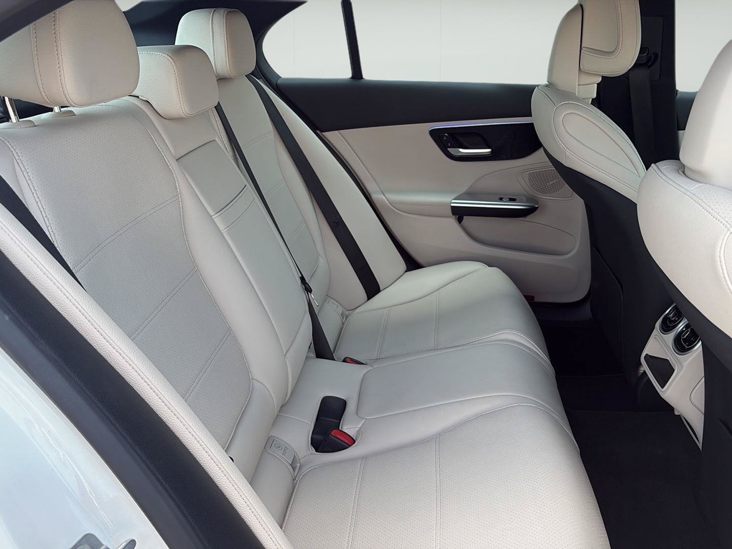 Used 2025 Mercedes-Benz C 300 4MATIC Sedan image 26