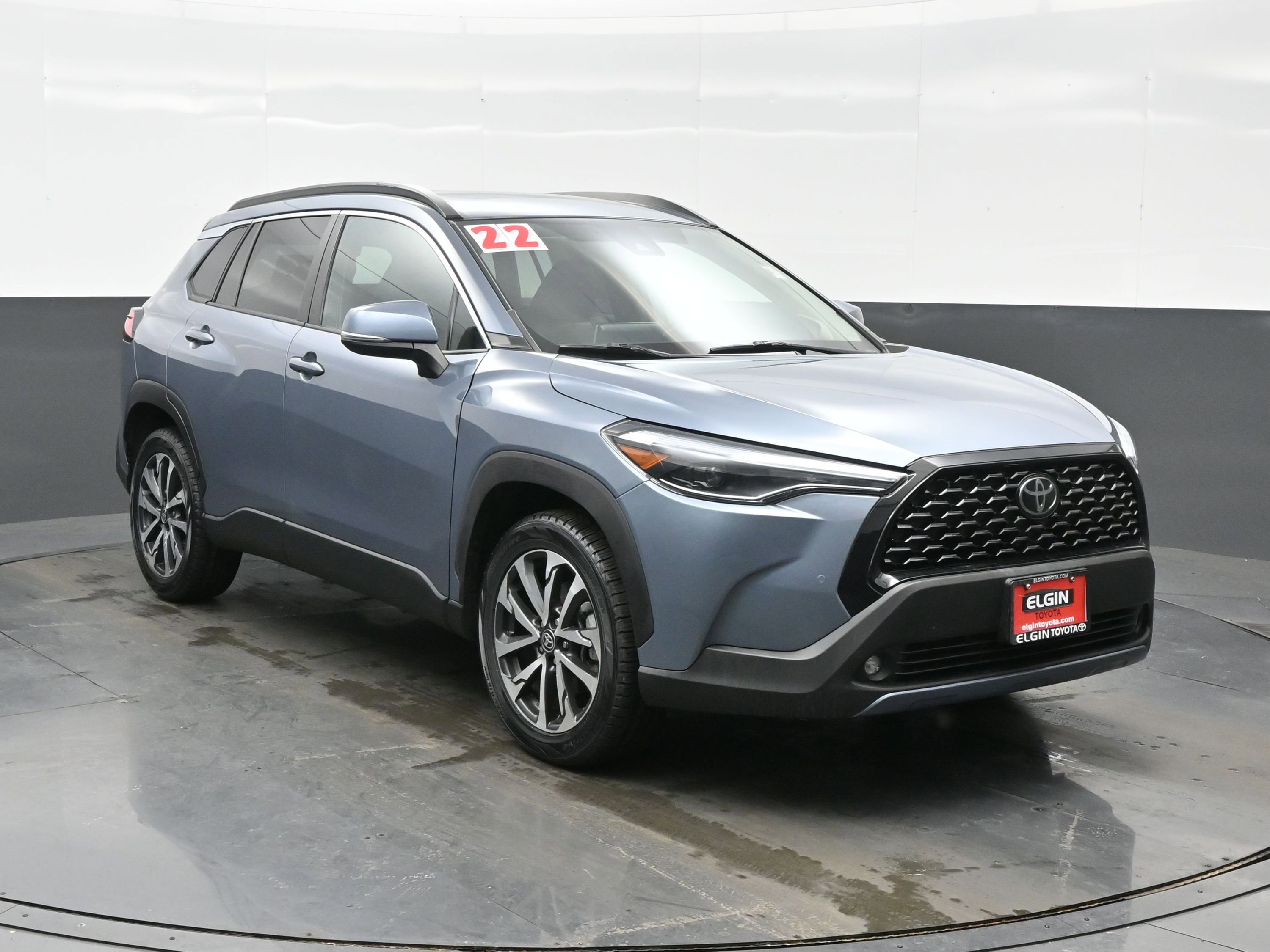 Used 2022 Toyota Corolla Cross XLE image 8