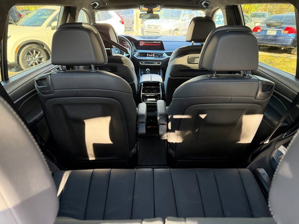 Used 2019 BMW X7 xDrive50i w/ M Sport Package image 9