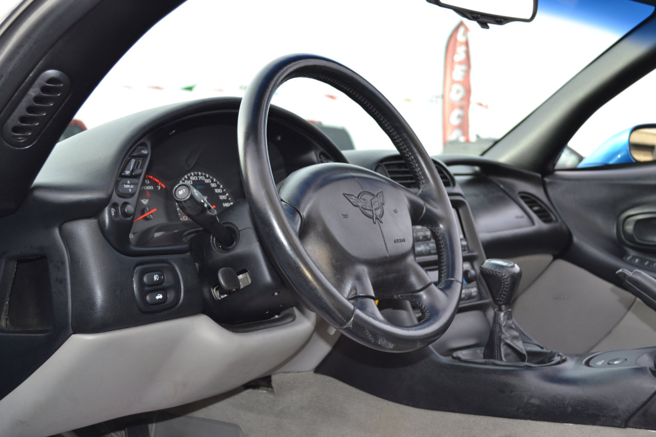 Used 2000 Chevrolet Corvette Convertible w/ Memory Pkg image 16