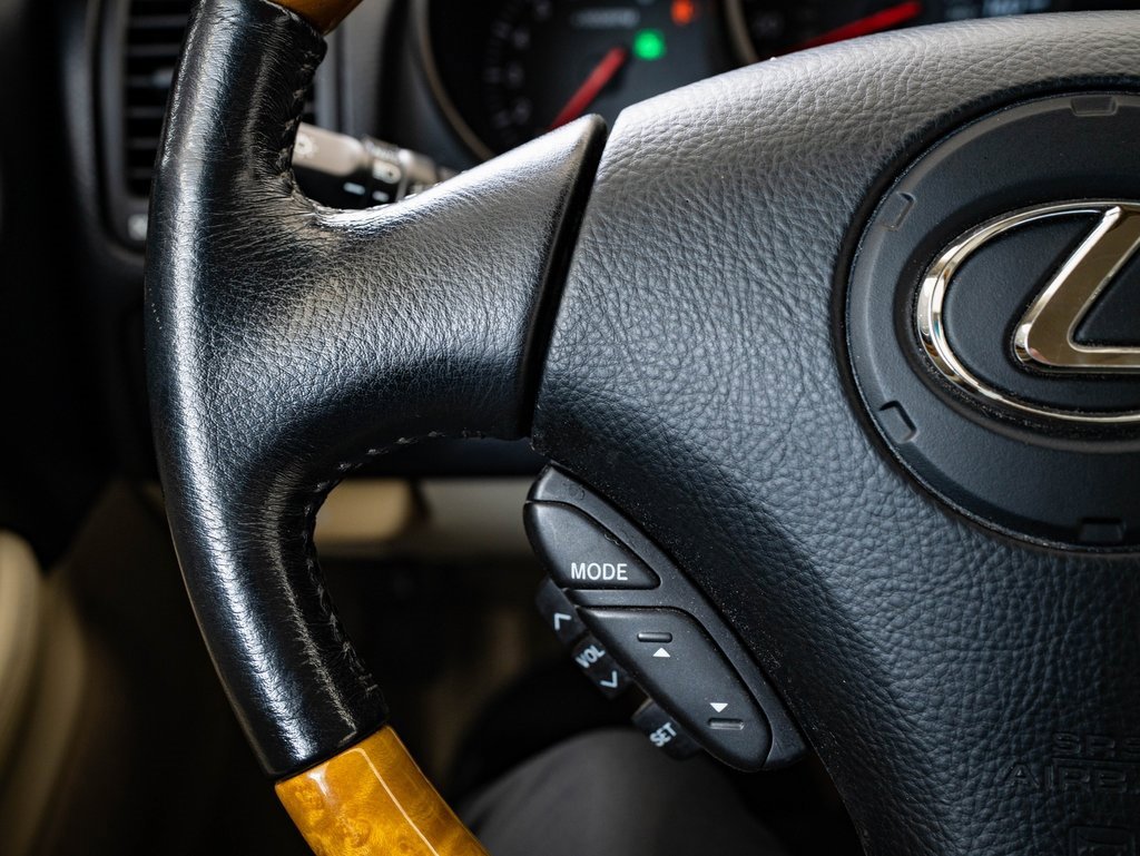 Used 2005 Lexus SC 430 Convertible image 21