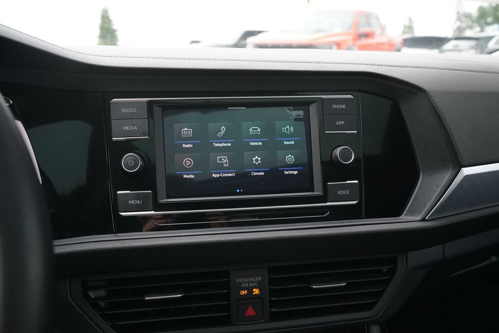 Used 2024 Volkswagen Jetta SE w/ Panoramic Sunroof Package FWD image 15