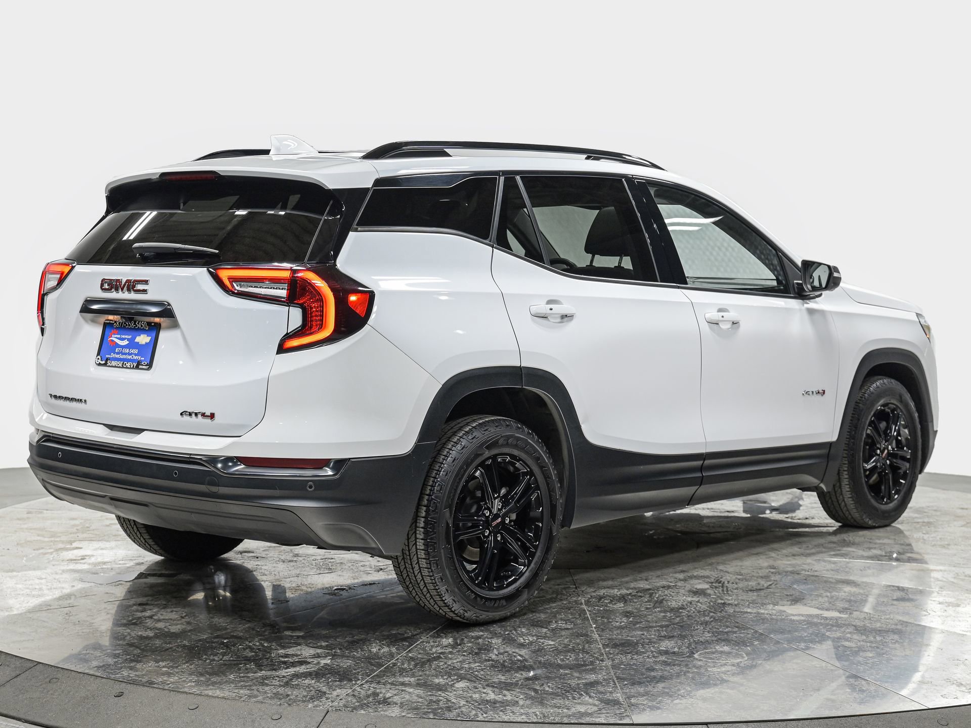 Used 2022 GMC Terrain AT4 w/ Infotainment Package II image 7