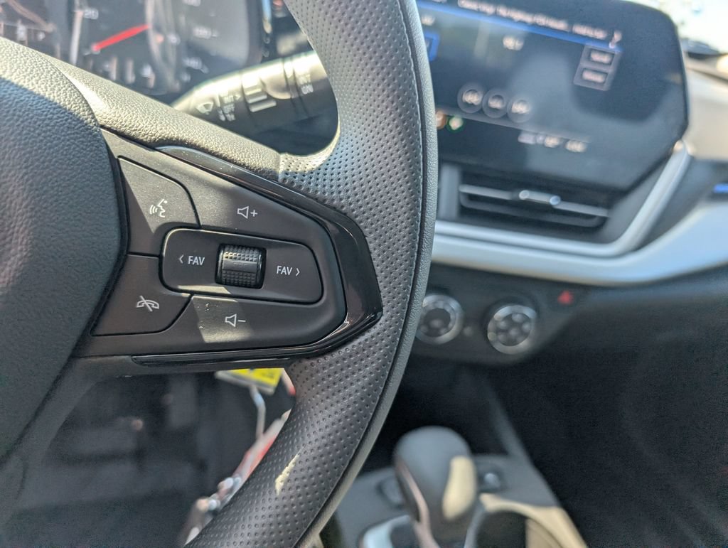 New 2026 Chevrolet Trax LS w/ LS Convenience Package FWD image 18