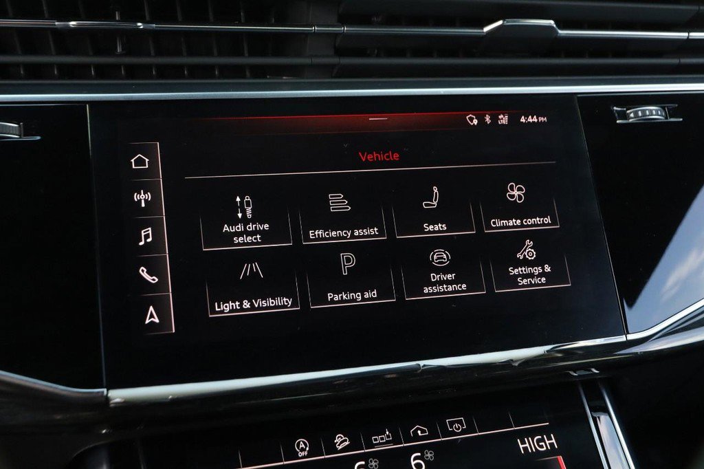 Used 2019 Audi Q8 Premium Plus w/ Premium Plus image 17