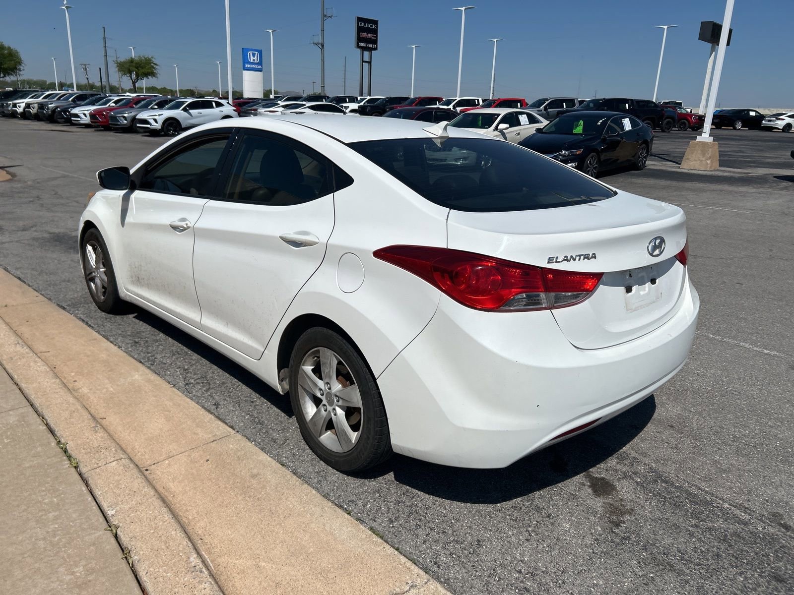 Used 2012 Hyundai Elantra GLS w/ Preferred Pkg 3 image 7