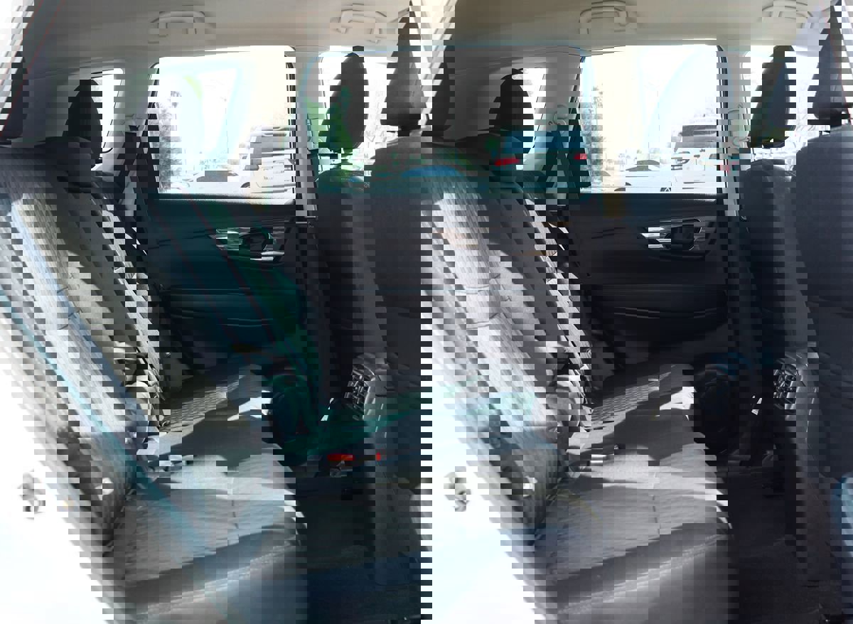 Used 2019 Nissan Rogue S image 27