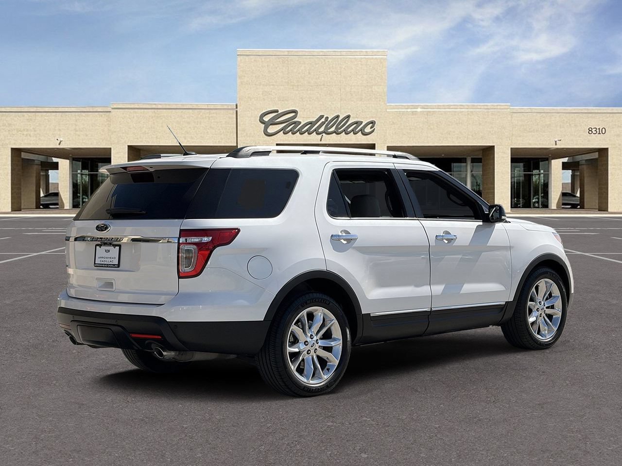 Used 2015 Ford Explorer XLT w/ Equipment Group 202A FWD image 5