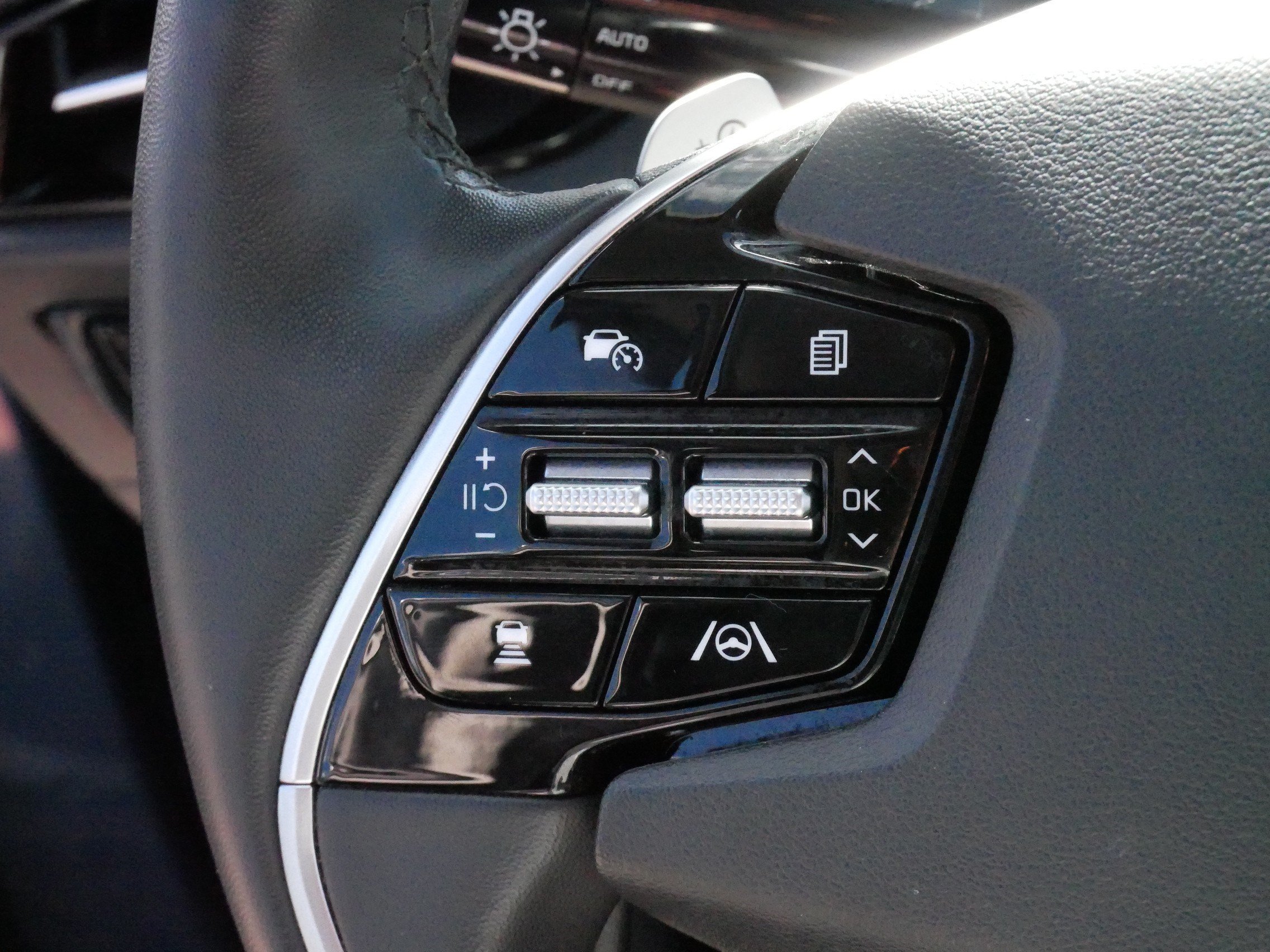 Used 2024 Kia Niro Wind w/ Wind Preserve Package FWD image 25
