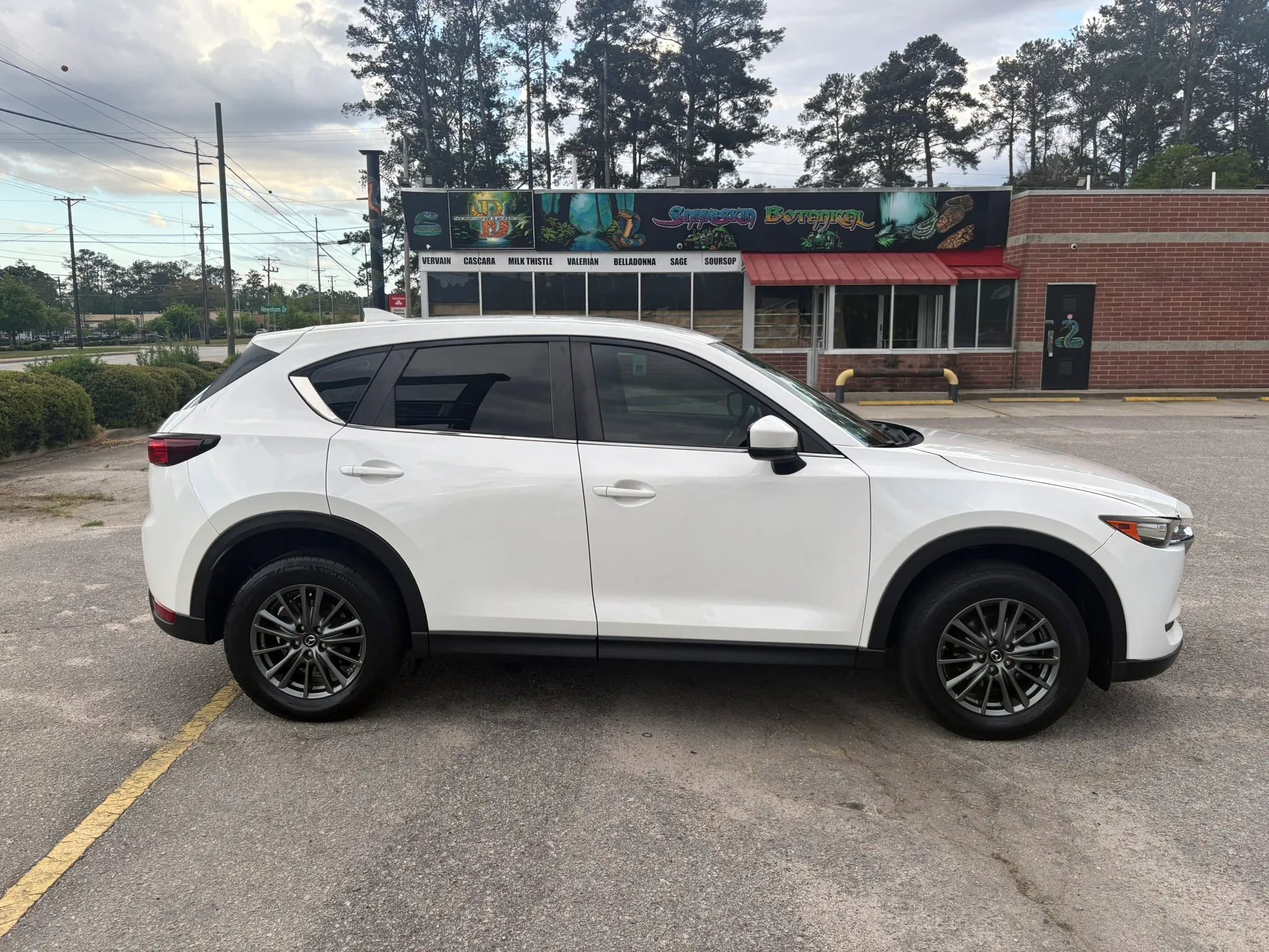 Used 2019 MAZDA CX-5 Sport image 4