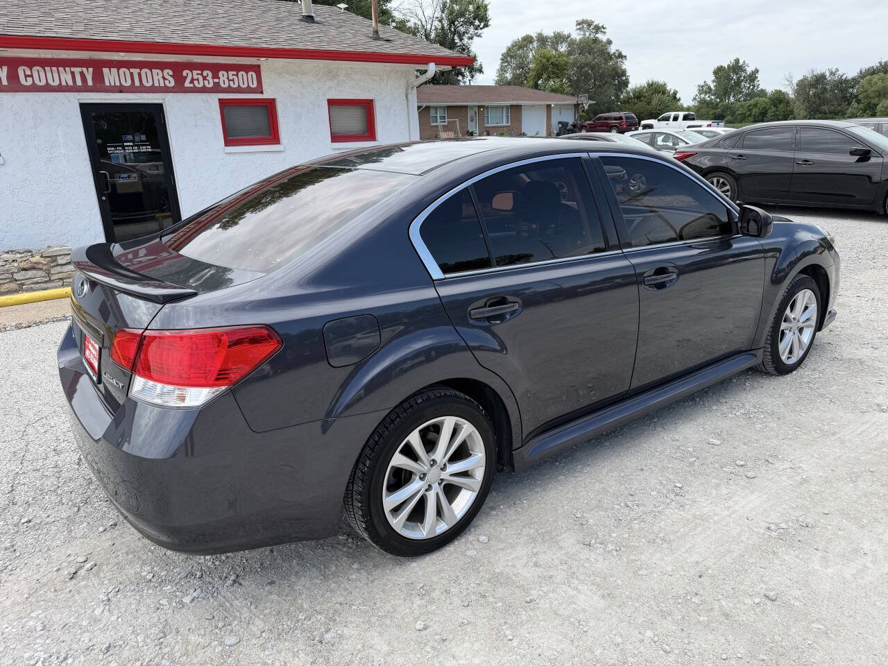 Used 2013 Subaru Legacy 2.5i Premium w/ All-Weather Pkg AWD/4WD image 3